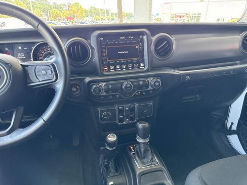 Used 2022 Jeep Wrangler Unlimited Sport AWD/4WD image 29