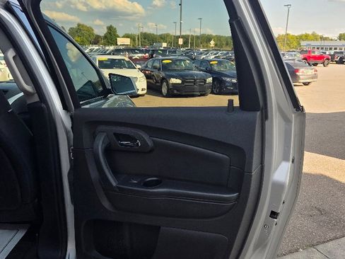 Used 2011 Chevrolet Traverse LT w/ Personal Connectivity Package image 14