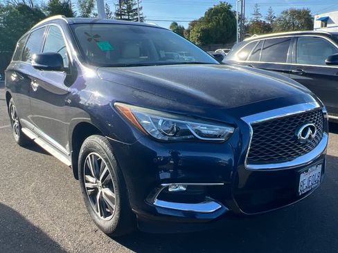 Used 2018 INFINITI QX60 Luxe w/ Premium Plus Package AWD/4WD image 3