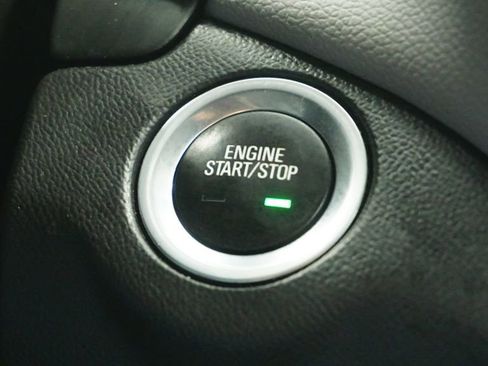 Used 2022 Chevrolet Equinox LT w/ Driver Convenience Package image 42