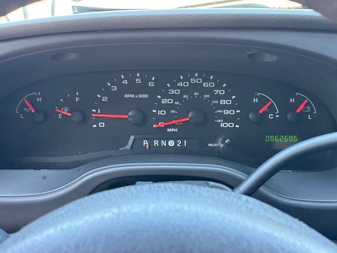 Used 2008 Ford E-150 and Econoline 150 RWD image 21