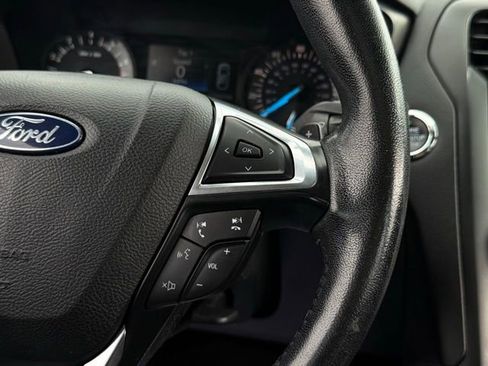 Used 2018 Ford Fusion SE w/ Equipment Group 201A image 9