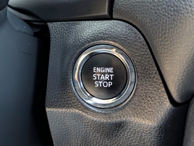 Used 2025 Toyota RAV4 XLE FWD image 18