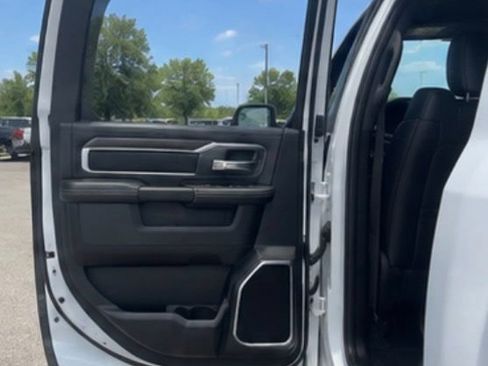 Used 2026 RAM 2500 Laramie AWD/4WD image 45