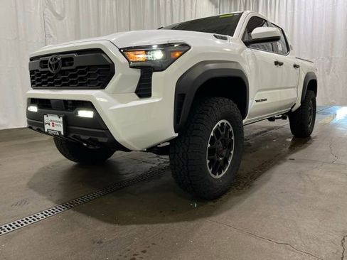 New 2026 Toyota Tacoma TRD Off-Road AWD/4WD image 23