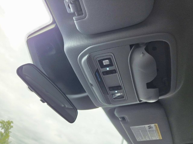 Used 2024 Ford Explorer XLT AWD/4WD image 29