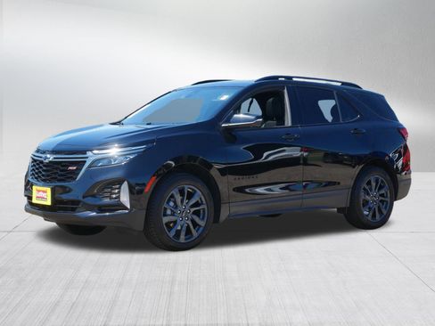 Used 2022 Chevrolet Equinox RS w/ RS Leather Package AWD/4WD image 3