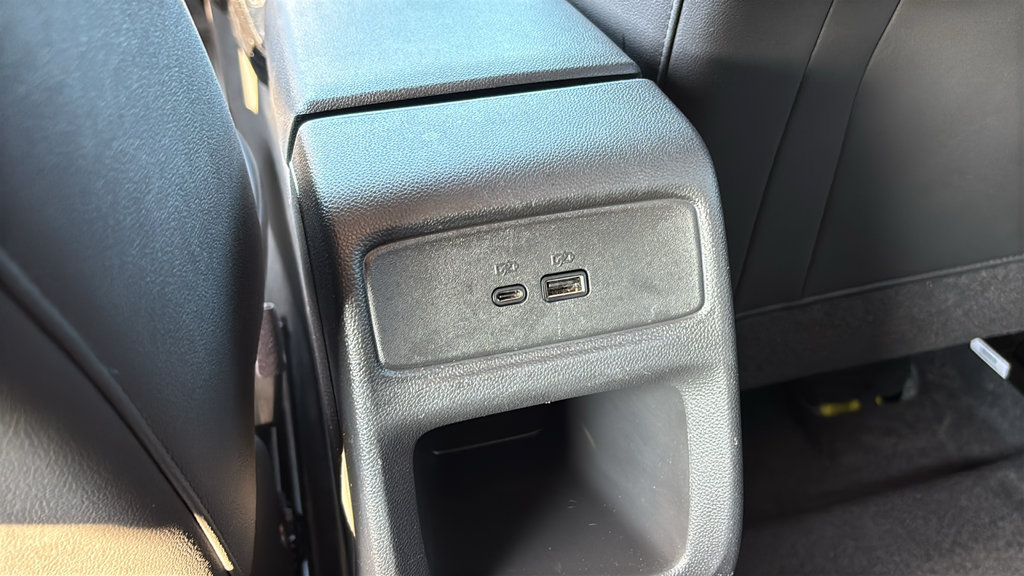 Used 2025 Chevrolet Trax LT FWD image 9