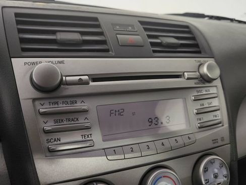 Used 2011 Toyota Camry LE FWD image 25