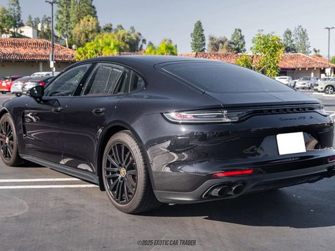 Used 2023 Porsche Panamera GTS image 6