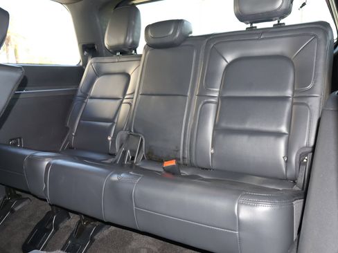 Used 2022 Lincoln Navigator Reserve RWD image 18