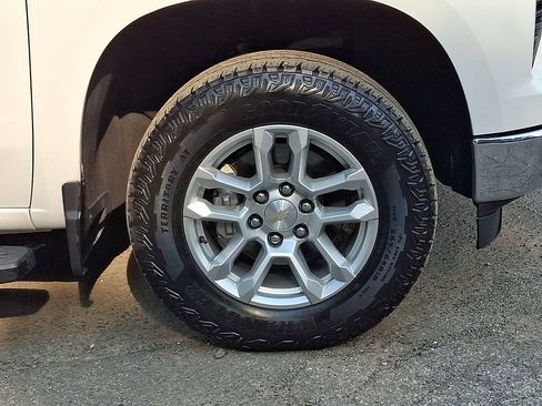 Used 2024 Chevrolet Silverado 1500 LT AWD/4WD image 33