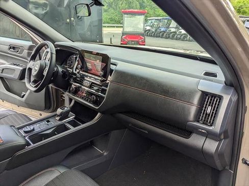 Used 2024 Nissan Pathfinder Rock Creek AWD/4WD image 21