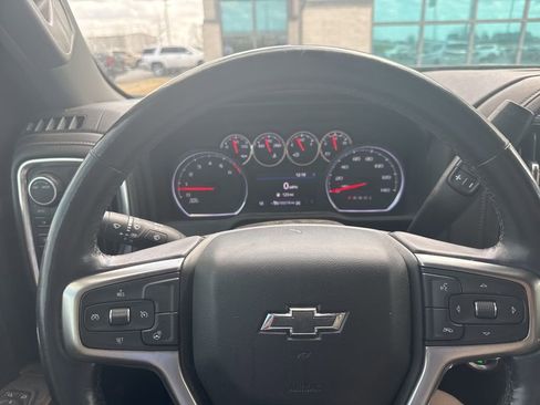 Used 2022 Chevrolet Silverado 1500 LT Trail Boss w/ Convenience Package II image 9
