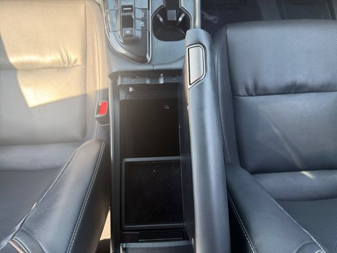Certified 2024 Toyota Crown AWD/4WD image 18