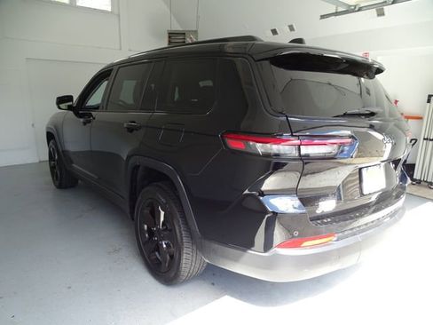 Certified 2023 Jeep Grand Cherokee L Limited w/ Black Appearance Package image 20