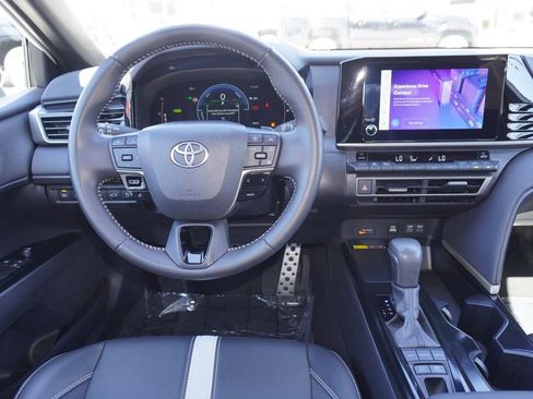 Certified 2025 Toyota Camry SE image 9