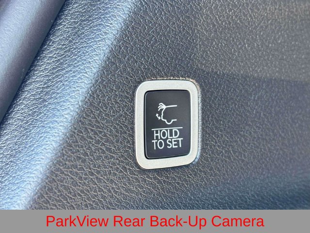 New 2027 Chrysler Pacifica Select AWD/4WD image 40