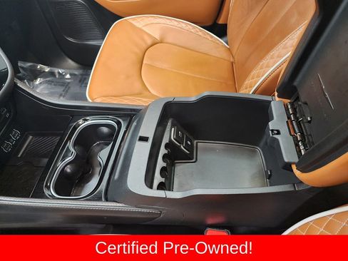 Used 2025 Chrysler Pacifica Pinnacle image 22