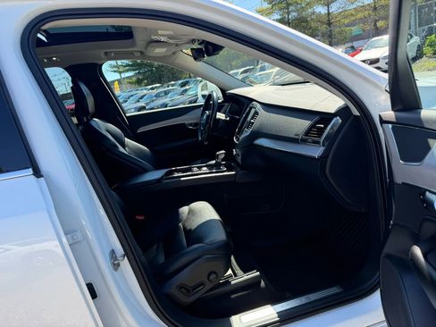 Used 2021 Volvo XC90 T5 Momentum w/ Climate Package AWD/4WD image 25
