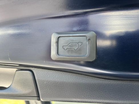 Used 2019 Toyota RAV4 XSE w/ XSE Weather Package AWD/4WD image 32