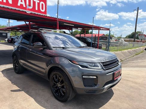 Used 2019 Land Rover Range Rover Evoque SE Premium AWD/4WD image 12