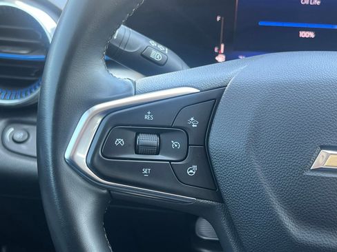 Used 2025 Chevrolet Trax LT w/ Driver Confidence Package image 24