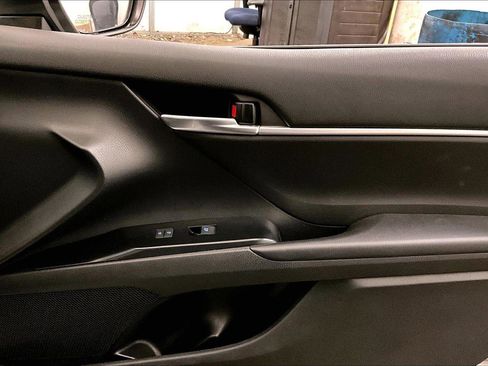 Used 2020 Toyota Camry SE w/ Convenience Package image 23