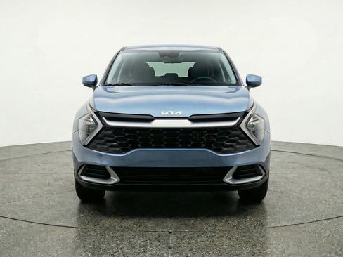 Used 2025 Kia Sportage LX FWD image 2