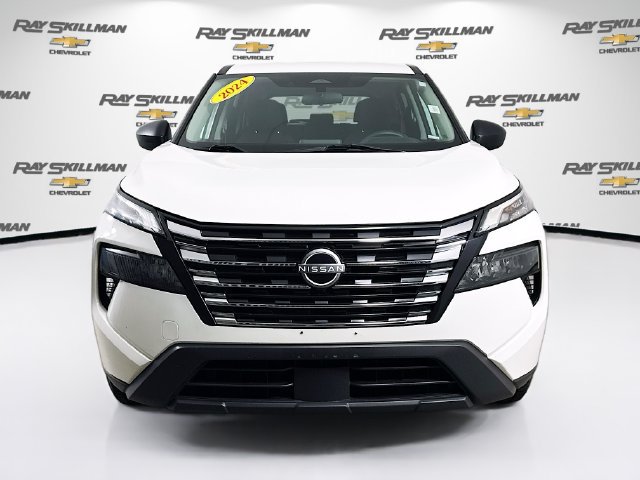 Used 2024 Nissan Rogue S FWD image 2