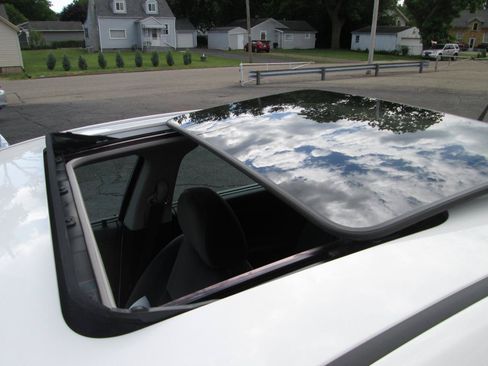Used 2012 Chevrolet Impala LT w/ LT Sunroof Package FWD image 5