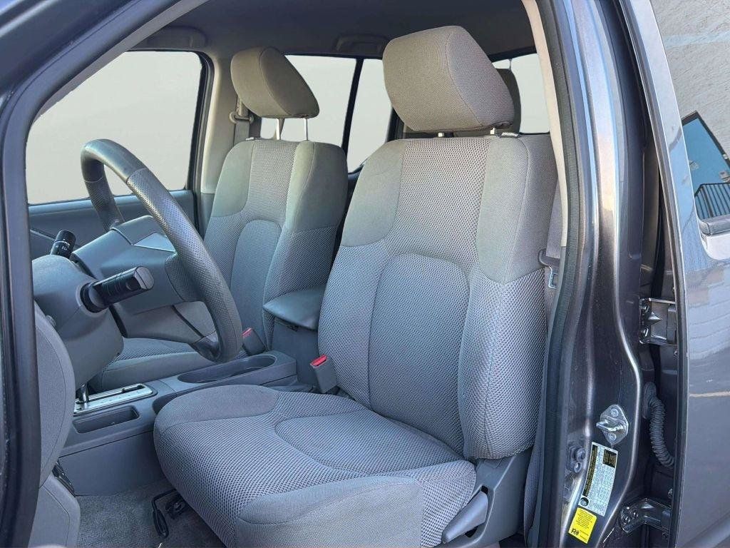 Used 2018 Nissan Frontier SV AWD/4WD image 12