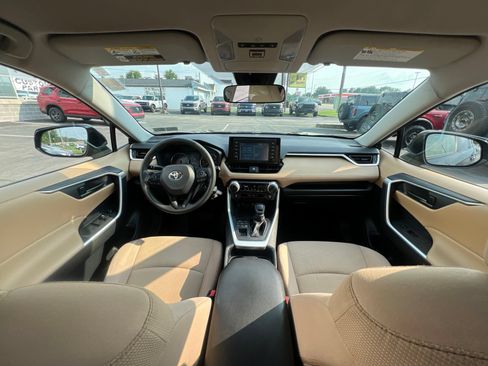 Used 2019 Toyota RAV4 LE w/ All Weather Liner Package AWD/4WD image 37