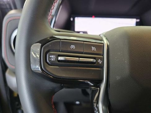 Used 2024 Chevrolet Colorado Z71 w/ Z71 Convenience Package 2 image 17