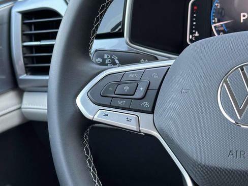 New 2025 Volkswagen Taos SEL image 15