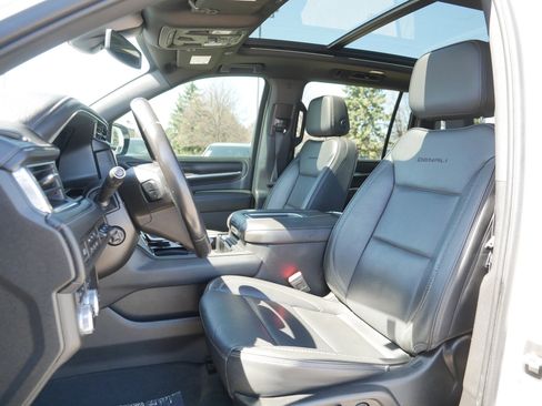 Used 2022 GMC Yukon XL Denali image 34