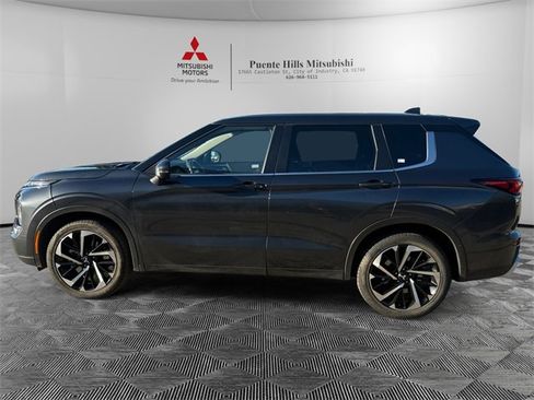 Used 2024 Mitsubishi Outlander SE image 8