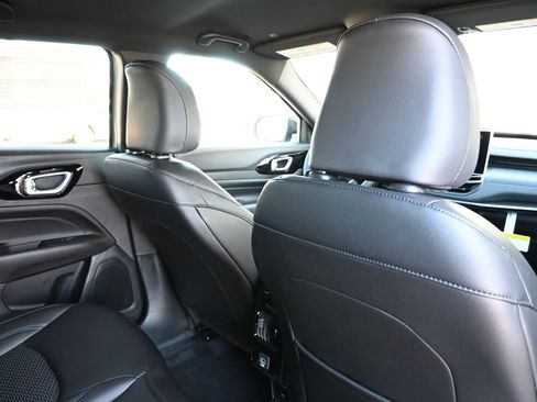 New 2026 Jeep Compass Latitude image 26