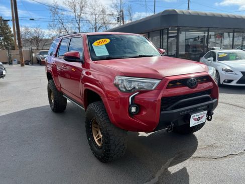 Used 2016 Toyota 4Runner SR5 image 9