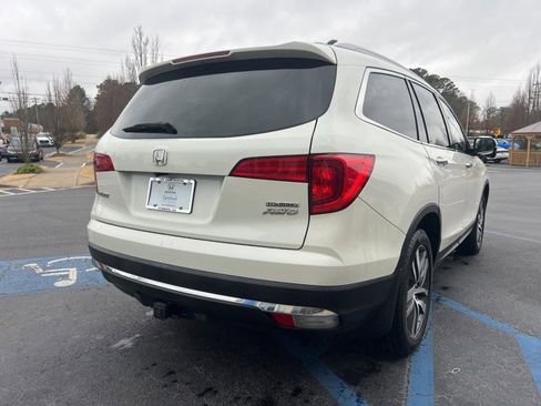 Certified 2017 Honda Pilot Touring image 6