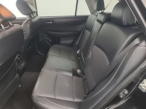Used 2019 Subaru Outback 2.5i Limited AWD/4WD image 18