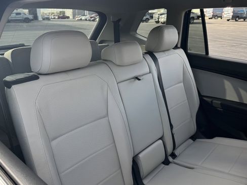 Used 2018 Volkswagen Tiguan SE image 26