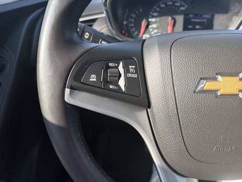 Used 2020 Chevrolet Trax LT w/ LT Convenience Package AWD/4WD image 21