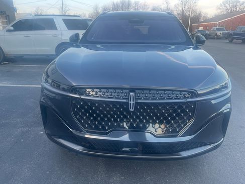 Used 2024 Lincoln Nautilus Reserve w/ Equipment Group 202A image 8