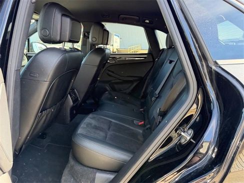 Used 2019 Porsche Macan image 8