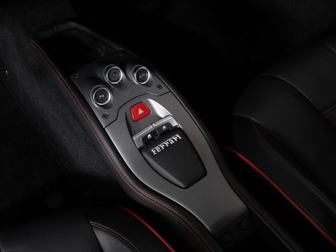 Used 2013 Ferrari 458 Italia Coupe RWD image 38