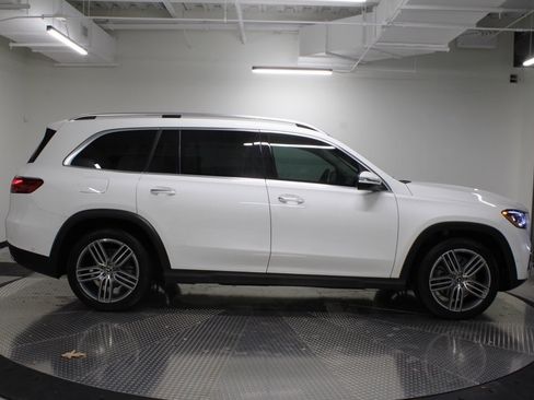 Certified 2025 Mercedes-Benz GLS 450 4MATIC image 18