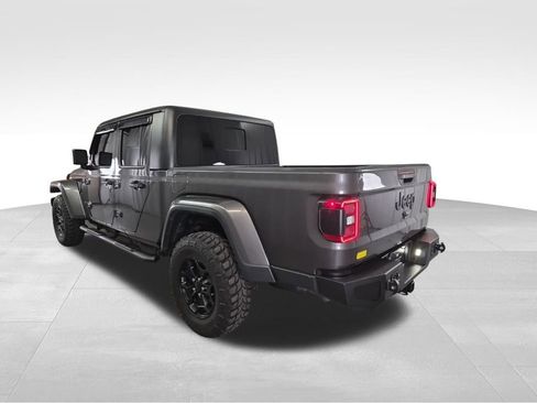Used 2021 Jeep Gladiator Willys image 7