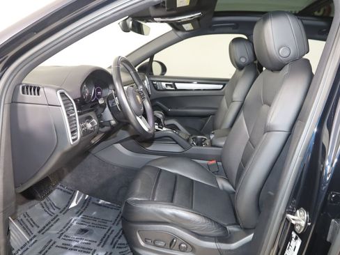 Used 2023 Porsche Cayenne Platinum Edition AWD/4WD image 12