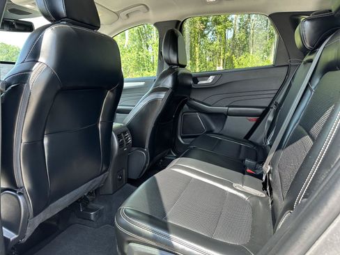 Used 2024 Ford Escape Platinum AWD/4WD image 17